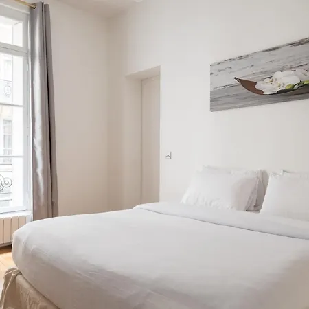 Veeve - Master Of Minimalism * París